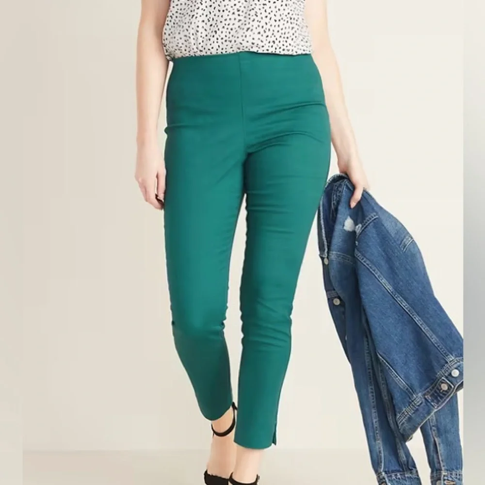 GAP Women’s Skinny Ankle Pants